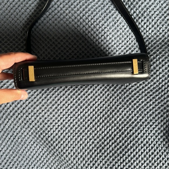 Shoulder Reversed Black Leather Cross Body Bag - Picture 7 of 9